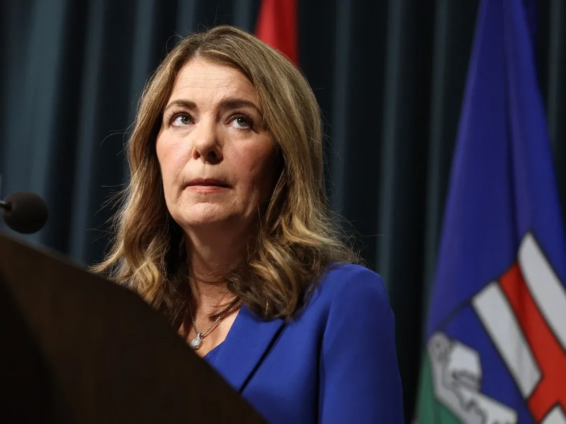 Feds won't stand in the way of Alberta's fall referendum, stress common immigration goals